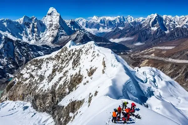 Can You Climb Island Peak Without a Guide?