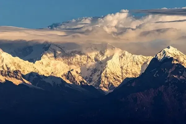 Solo vs Guided Kanchenjunga Trek