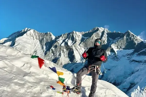 When to climb Island Peak?