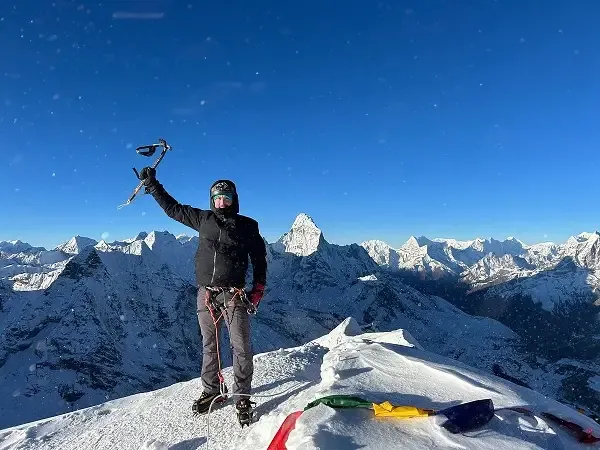 peak climbing in nepal