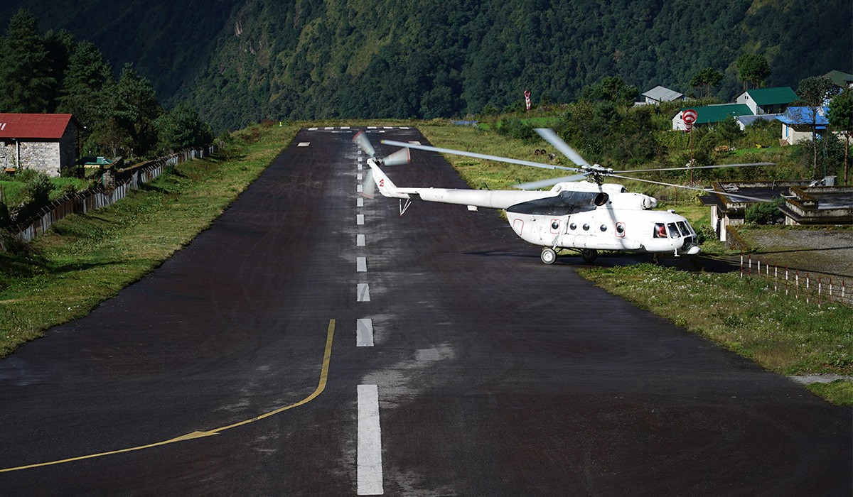 lukla-airport-helicopter-landing