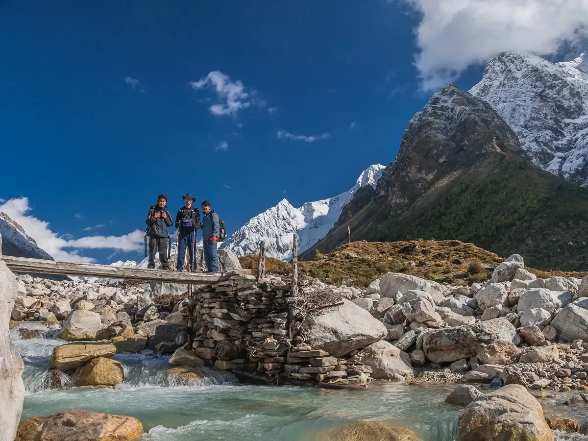 manaslu circuit trek himalayan adventure