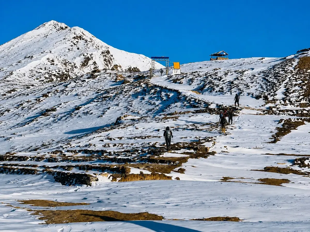 laurebina pass langtang gosaikunda trek