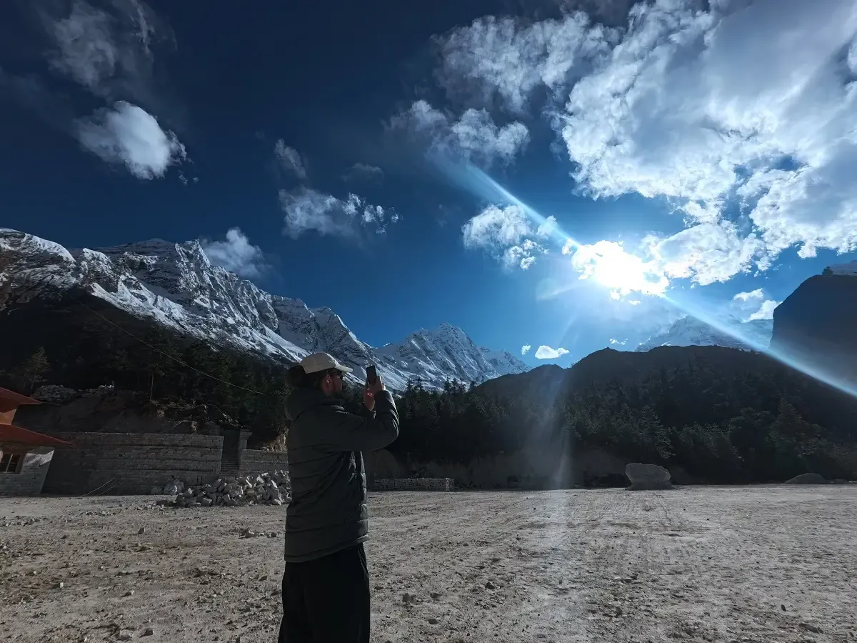 manaslu trek scenic viewpoint