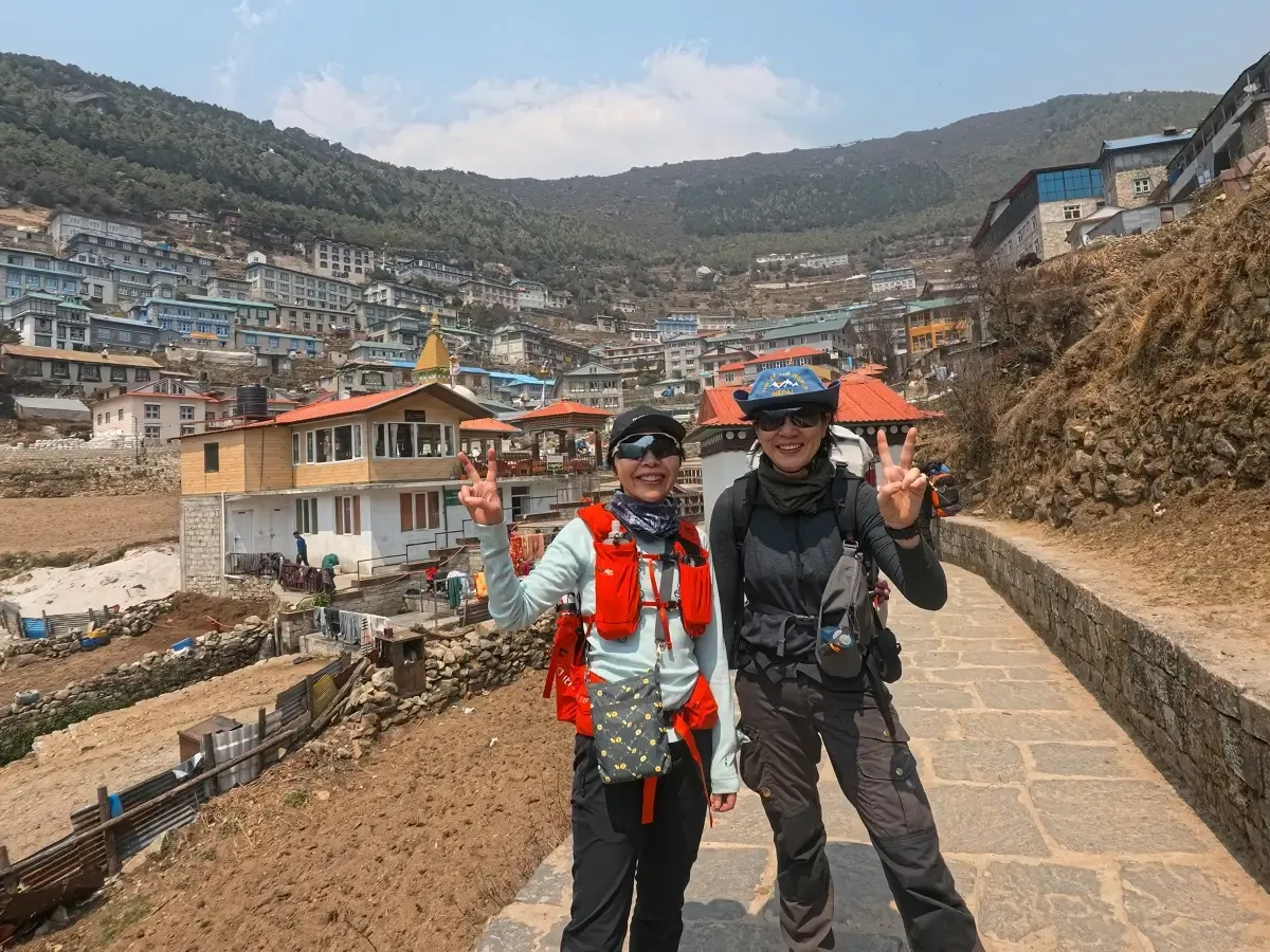 trekkers in namche bazar