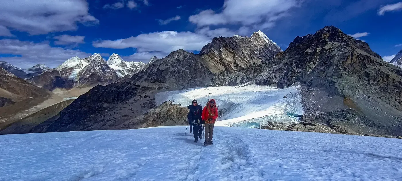 peak climbing packages in nepal