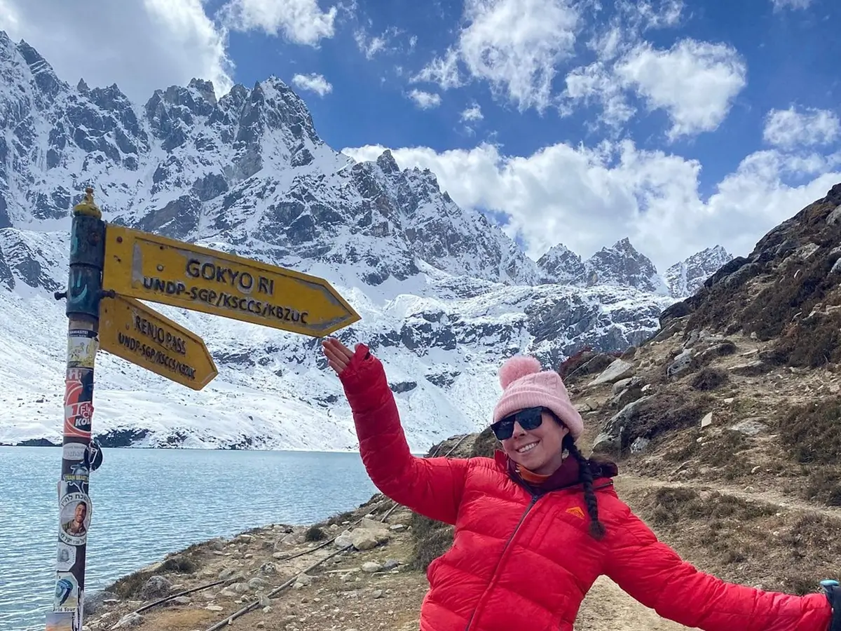 gokyo lake renjo la trail
