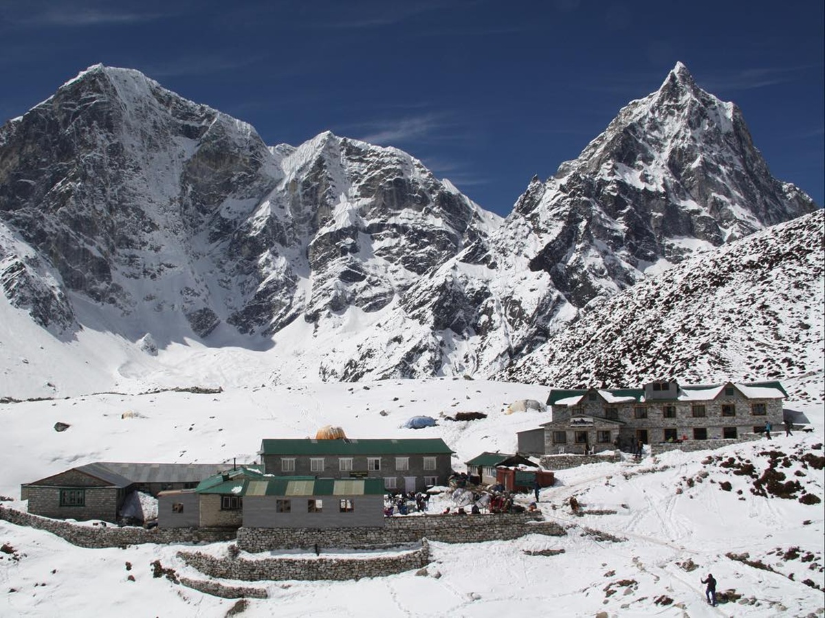 Snow-covered teahouses at Thukla on the Everest Base Camp trail